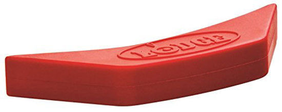 https://www.getuscart.com/images/thumbs/0408250_lodge-asahh41-silicone-assist-handle-holder-red-55-x-2_550.jpeg