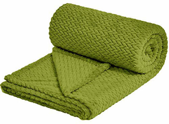 Picture of NEWCOSPLAY Super Soft Throw Blanket Premium Silky Flannel Fleece Leaves Pattern Lightweight Blanket All Season Use (888-Green, King(90"x110"))