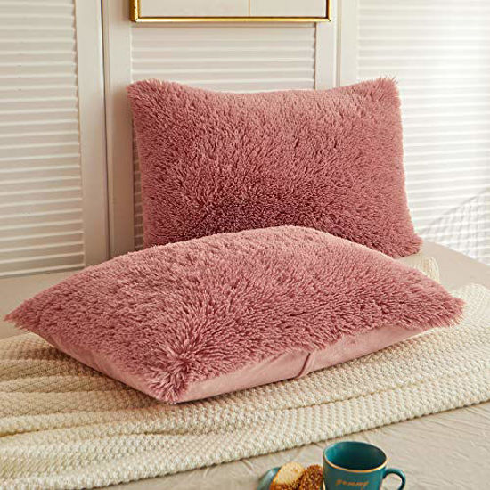 https://www.getuscart.com/images/thumbs/0936695_liferevo-2-pack-shaggy-plush-faux-fur-decorative-throw-pillow-cover-velvety-soft-cushion-case-old-pi_550.jpeg