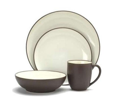 Picture of Noritake Colorwave Chocolate 16-Piece Set, Service for 4