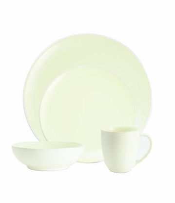 Picture of Noritake Colorwave White 4-Piece Coupe Place Setting