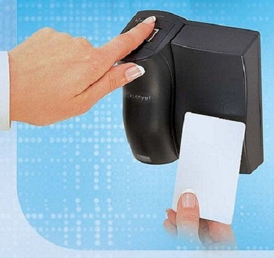 Picture of Bioscrypt V-Smart A, R Fingerprint with Integrated MIFARE Smart Card Reader