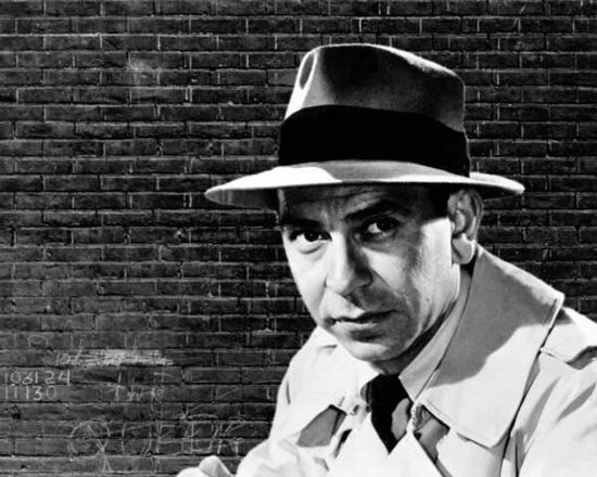 Picture of Jack Webb as detective Joe Friday against brick wall Dragnet TV 8x10 inch photo